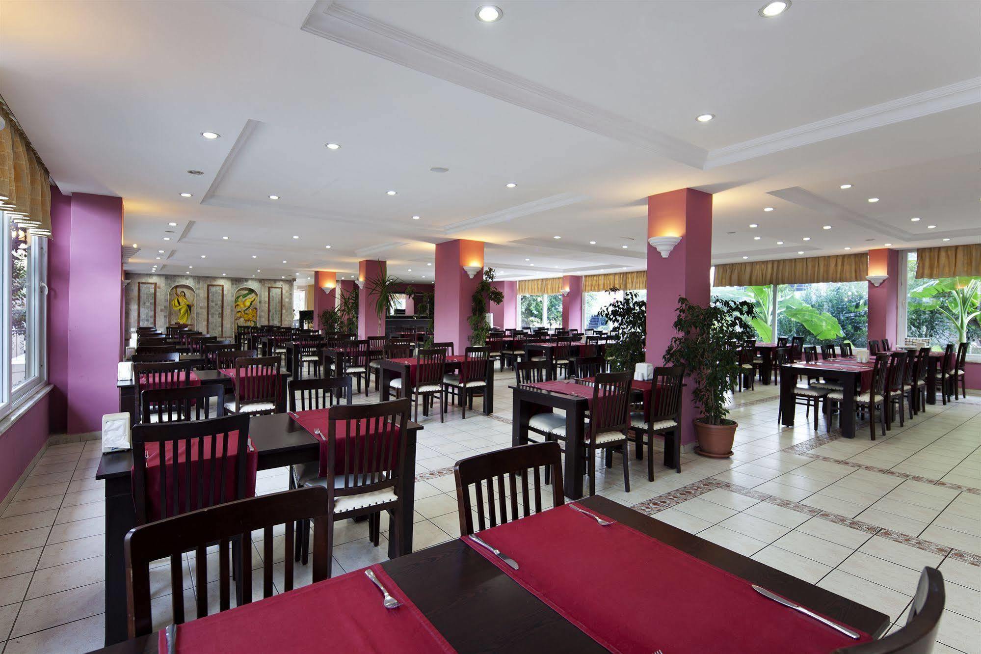 Larissa Garden Hotel Kemer Exterior photo